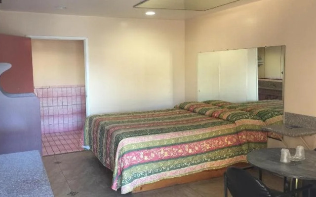 Foxys Motor Inn