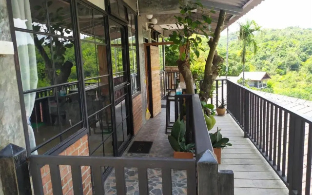 Pilok hillhouse