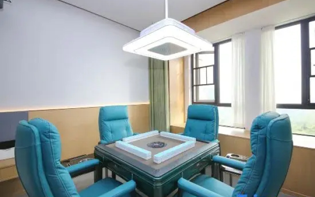 Wutong light luxury hotel (Yueyang high-speed rail station)