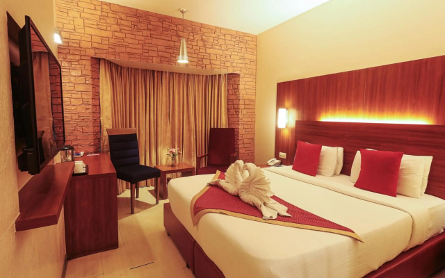 OYO Premium Deccan Apte Road