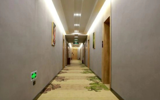 Super 8(Yichun West Pedestrian Street Branch)