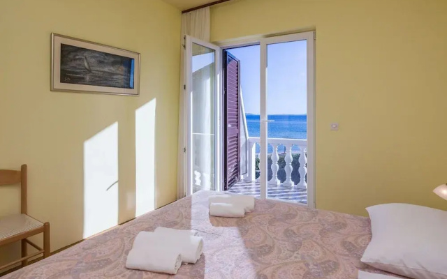 Apartment on Vir Island Near Sandy Beaches