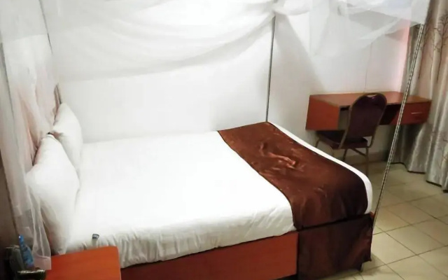 Kim's Breeze Hotel Ltd and Choma Zone