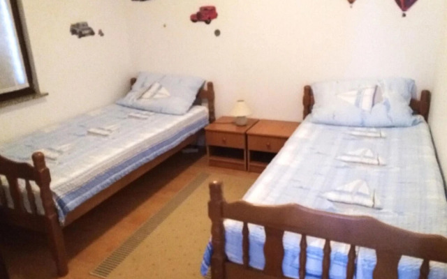 Stunning Apartment in Fazana With Wifi and 3 Bedrooms