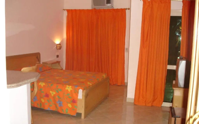 Golden Rose Hotel