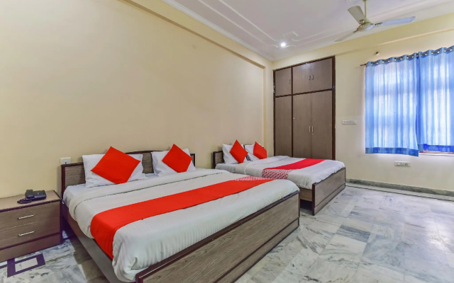 OYO 79437 Hotel S R