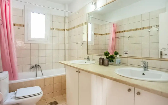 Pleasant Apartment in N. Irakleitsa With Garden
