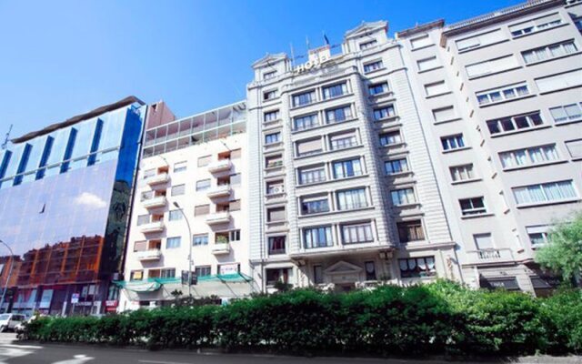 Hotel Via Augusta вид на фасад