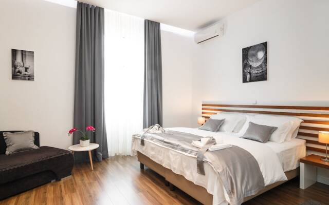 Отель Prima Luxury Rooms вид на фасад