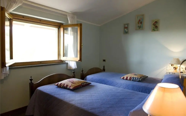 Villa Trasimeno with pool and lake view
