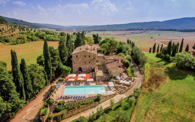 Spacious Holiday Home in Sovicille With Swimming Pool