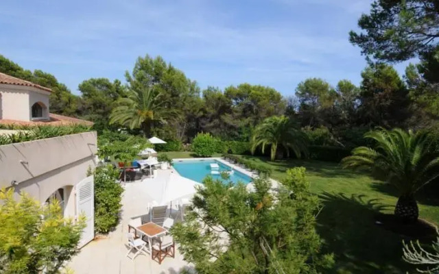 Design and Luxe Mougin Summer Villa