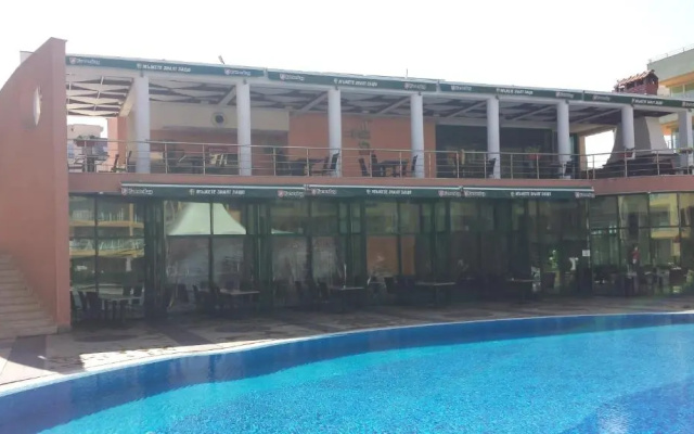 Pollo Resort Mikosta Apartments