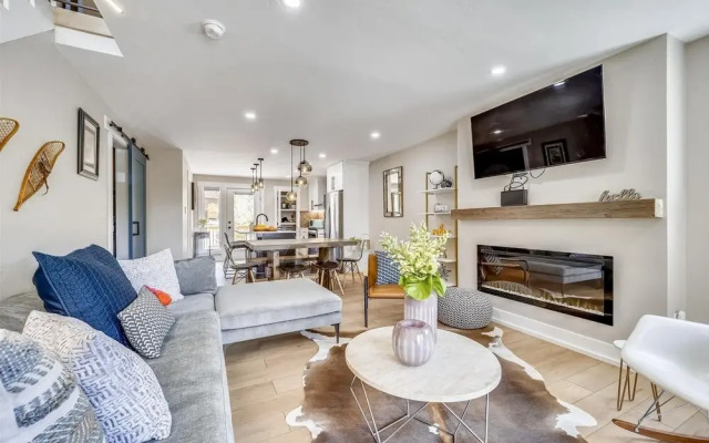 Tenmile Viewhouse 2 Bedroom Townhouse by Redawning
