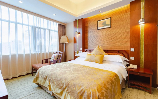 Kunming Golden Spring Hotel