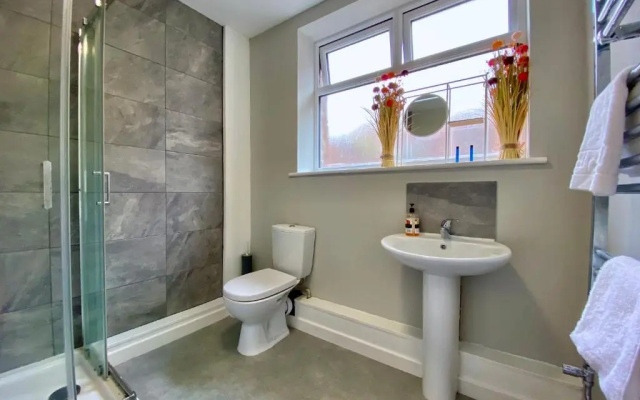 Fabulous 1 Bedroom Apartment - sleeps 4
