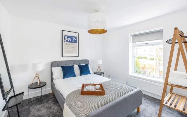 Stylish Apartment In Leafy Central Neighbourhood