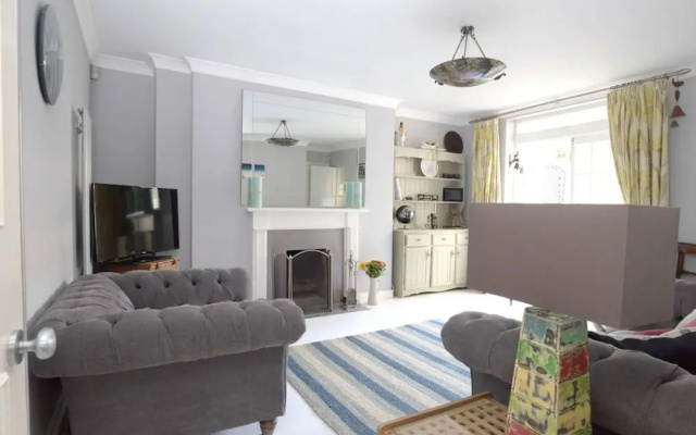 2 Bedroom Apartment Next to the Sea