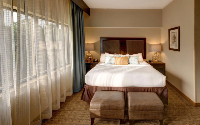 DoubleTree by Hilton Tinton Falls - Eatontown