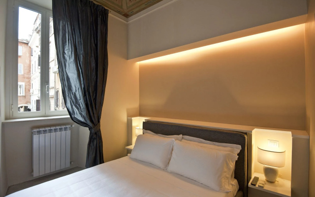 Little Queen Suite