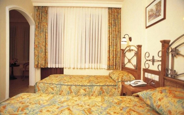 Amber-Rose Apart Hotel