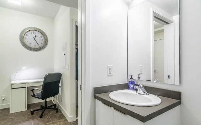 Aoc Suites - Two Bedroom Condo - City/Cn Tower View