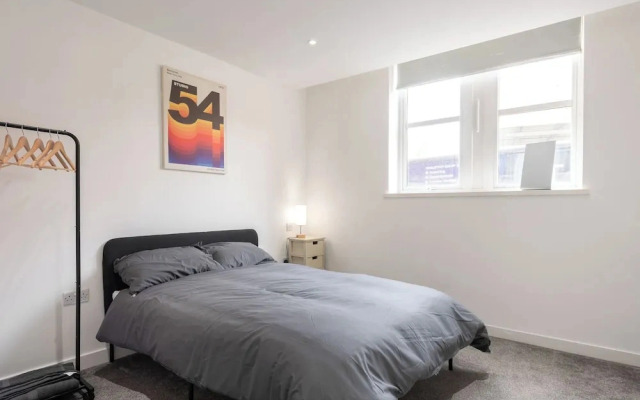 Thornhill House by Guestz