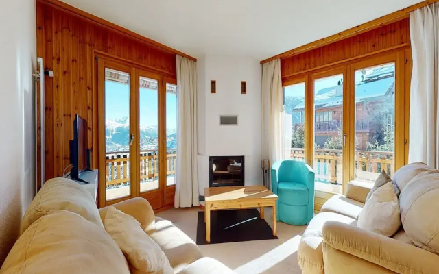 Stunning Apartment With Valley and Mountains