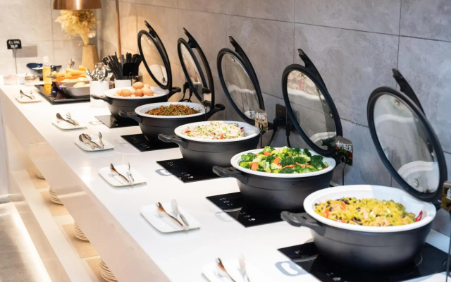 Home Inn Plus (Chengdu Sichuan University  )