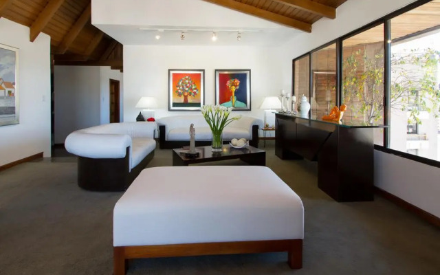 Penthouse Lodge B&B