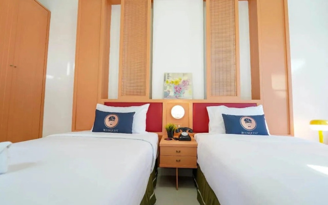Happy Live Quest Hotel