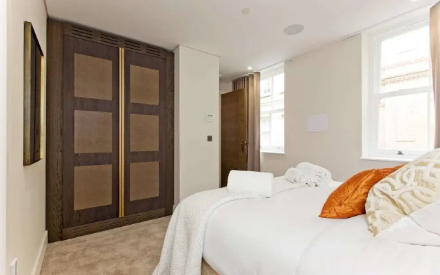 Luxury 2 bed with lift ac and concierge