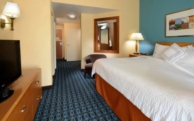 Fairfield Inn & Suites By Marriott Roanoke Holli