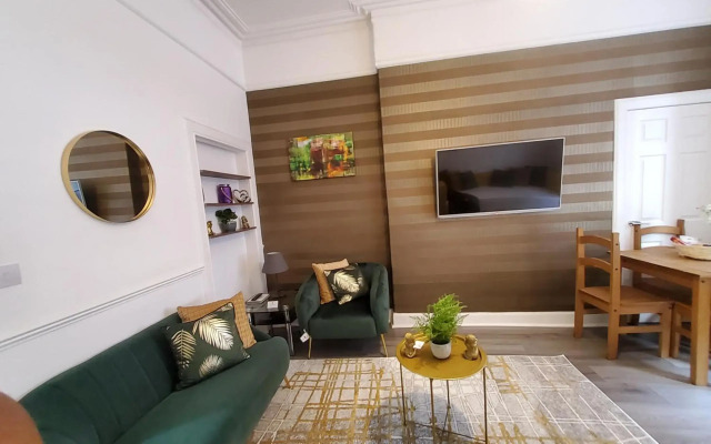 6 Separate beds, 2 baths -Leith Spectacular Apartment