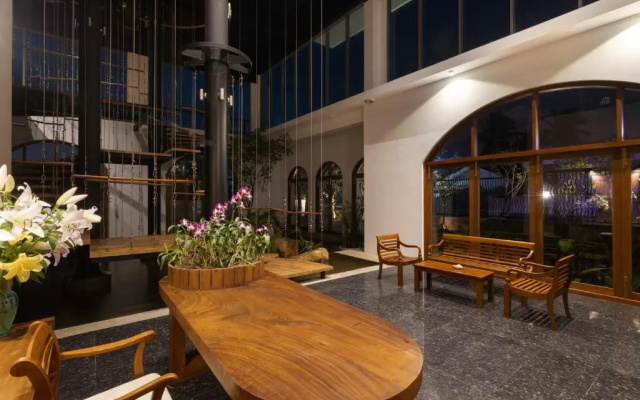 Oceanfront Galle by ICC