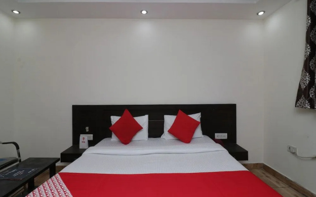 OYO 27823 Hotel Sahib