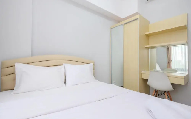 Comfort And Modern 2Br At Royal Heights Apartment