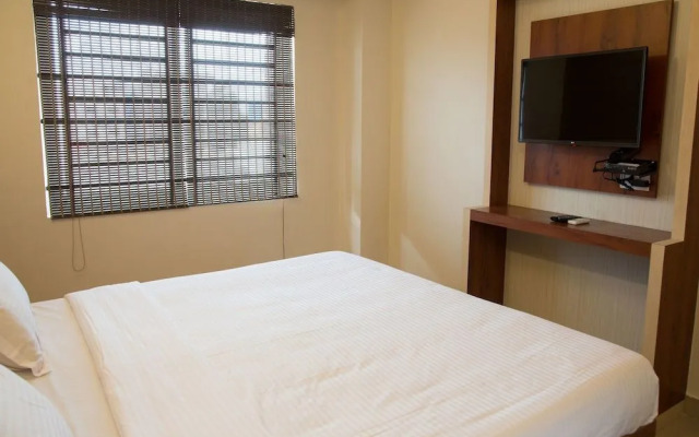 OYO 9248 Hotel Shrinidhi