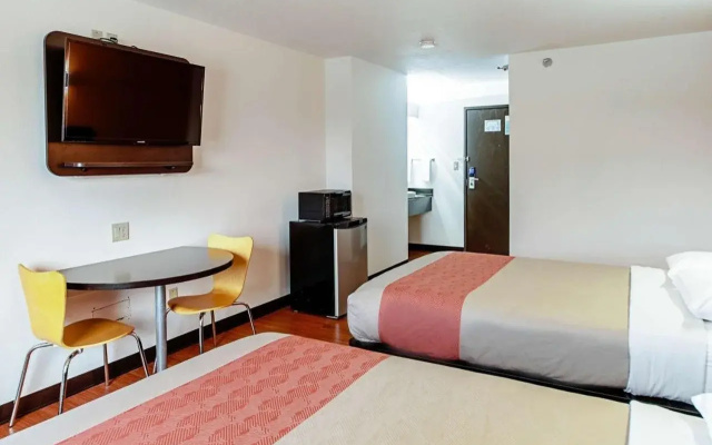 Motel 6 Lebanon In