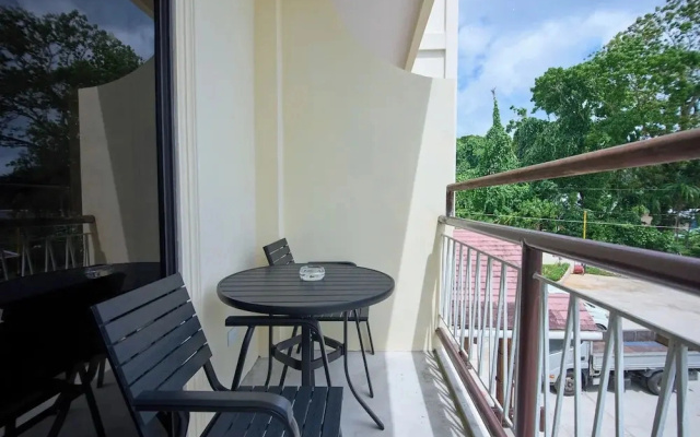 Belau Almond Hotel
