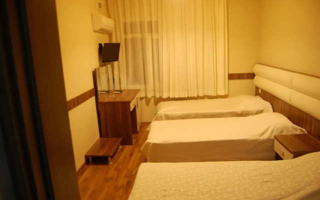 Nil & Alav Hotel