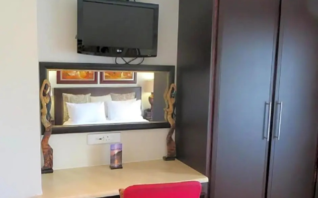 Harvest Weavers Hotel