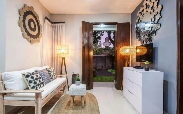 Cecilya Balian Stylish 3 Bedroom House near Beach at City Center