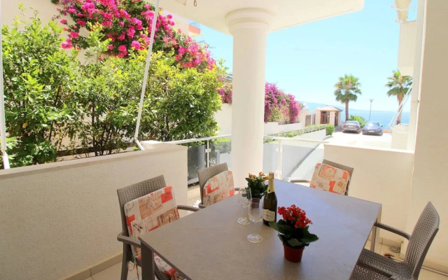 Beachfront Sion Sarande Apartment B
