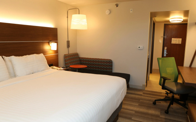 Holiday Inn Express Hotel & Suites Phoenix-Airport by IHG