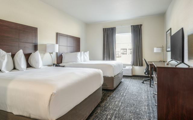 Cobblestone Hotel & Suites - Newport
