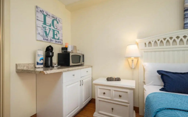 Oceanside Inn 701