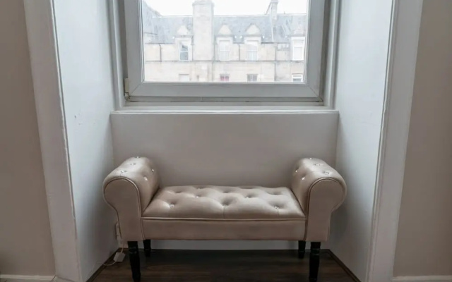 Newly Refurbished 1 Bedroom Flat