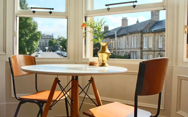 Bright 1 Bedroom Flat in Bonnington