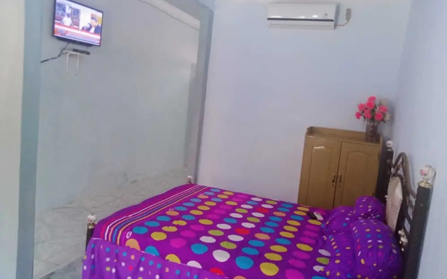 EXPRESS O 92251 Jaya Kusuma Homestay Near PONPES Darul Muhtadin